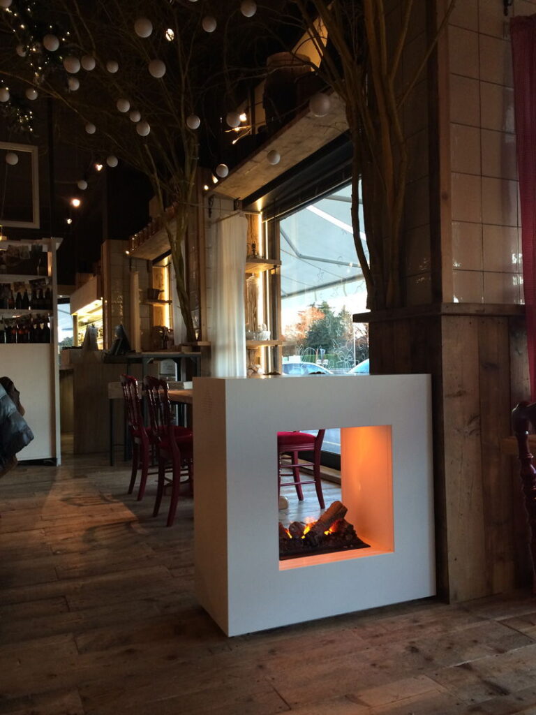 caminetto centro stanza